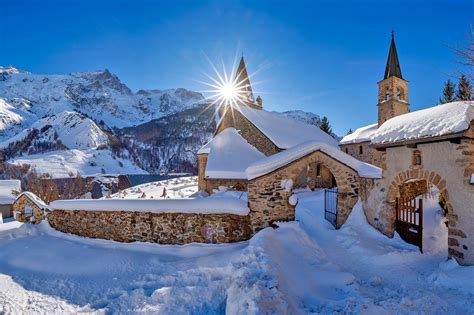 village alps|village typique montagne.